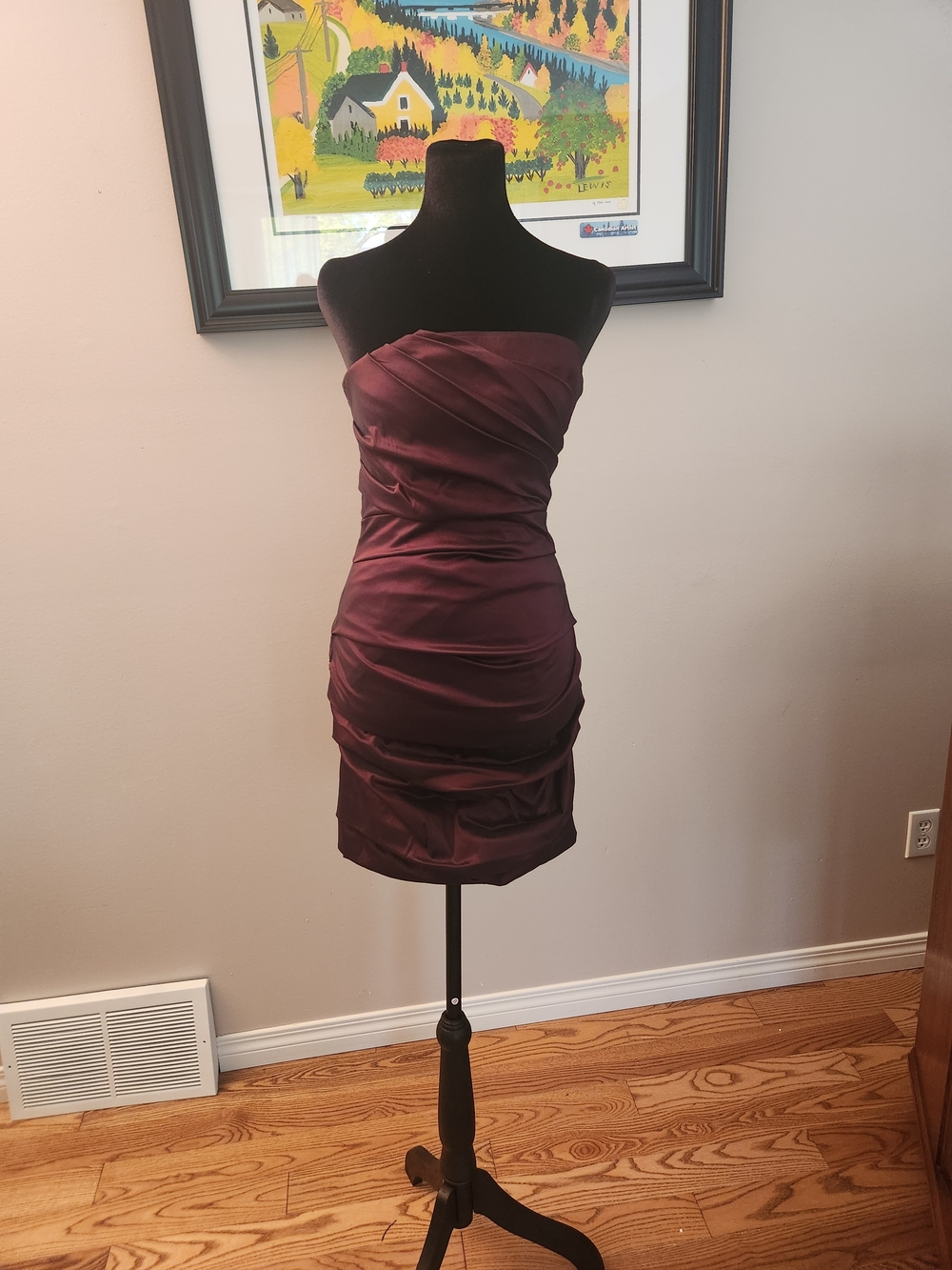 LE CHATEAU Strapless Ruched Cocktail Dress in Burgundy